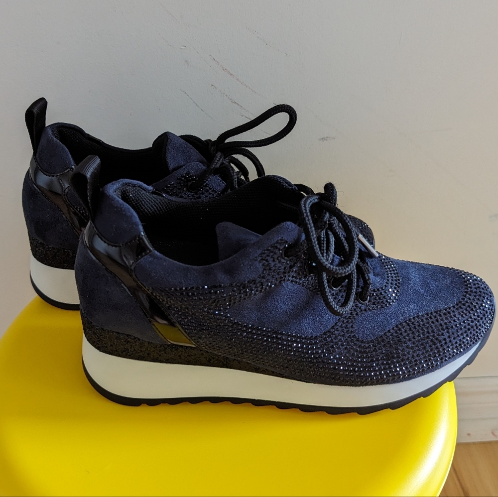 NEW! NAVY FAUX SUEDE PLATFORM EMBELLISHED SNEAKERS